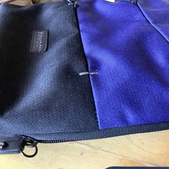 Sherpani Cross Body Bag/Sadie - Picture 3 of 7